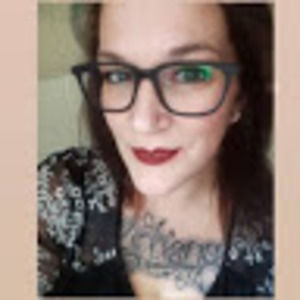 Meet your Posher, Becca